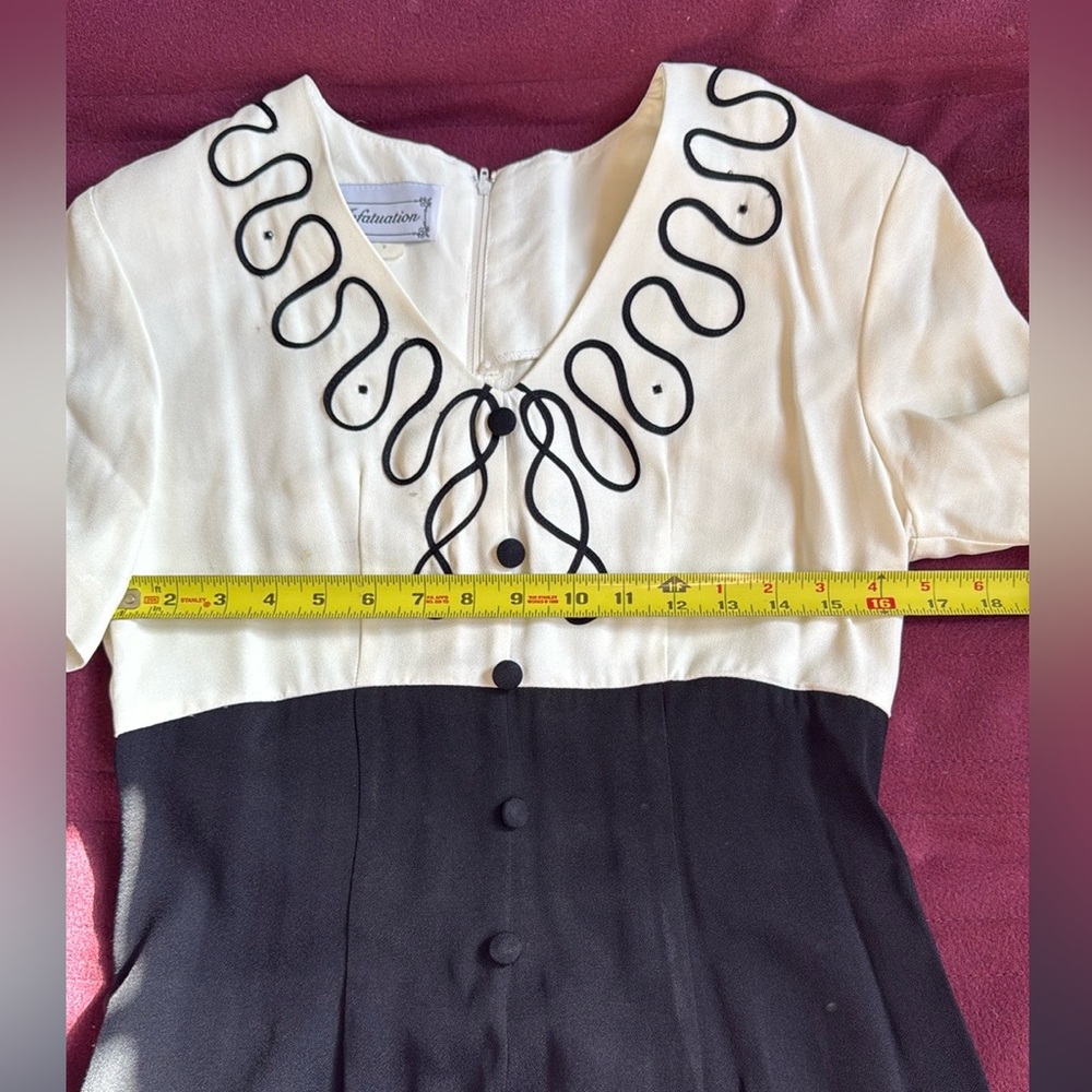 Vintage Elegant Black and White Dress - Picture 6 of 11